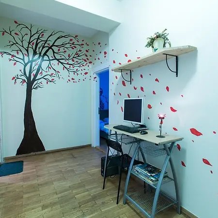 The Knight House Хостел *