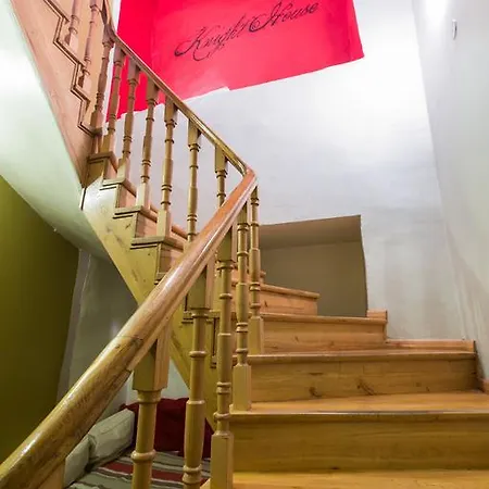 بيت شباب The Knight House *