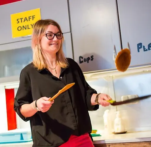 Hostal The Knight House *